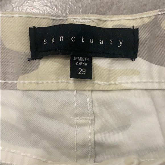 Sanctuary camo shorts - Picture 2 of 3